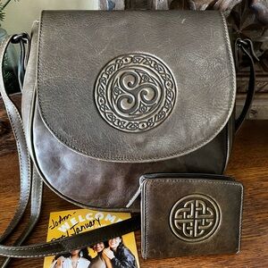 Stylish Lee River Ireland Gray/Brown/Olive Crossbody Bag with Matching Wallet